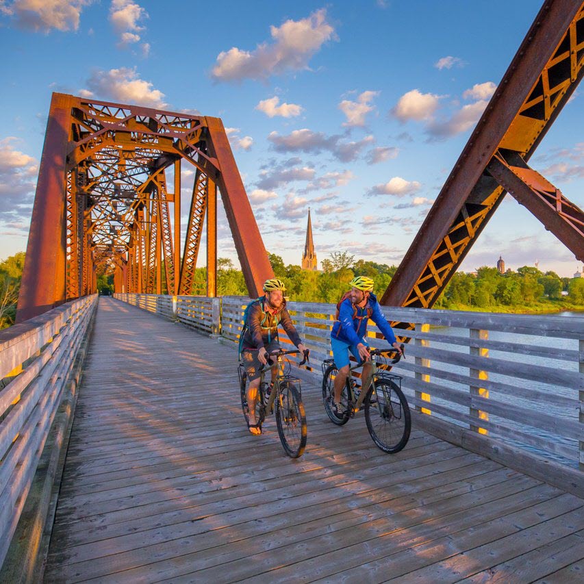 Pont piétonnier Bill Thorpe, Fredericton